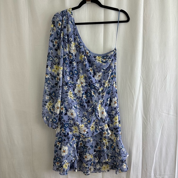 ASTR The Label One Sleeve Ruffled Floral Dress in Blue Size Large - Picture 2 of 9